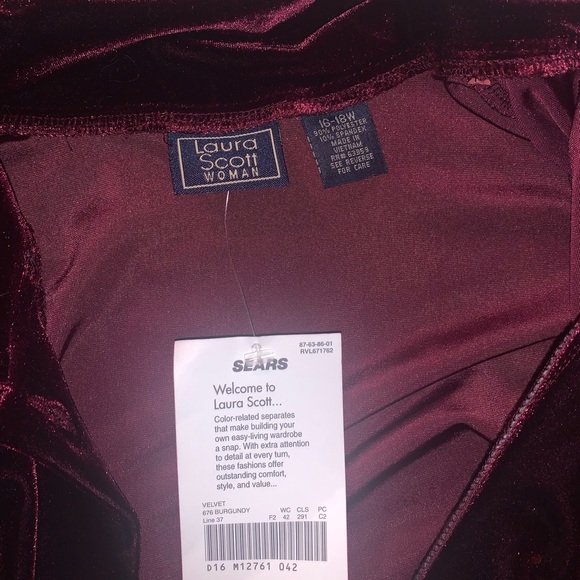 Laura Scott Vintage Velvet Set - Picture 5 of 5